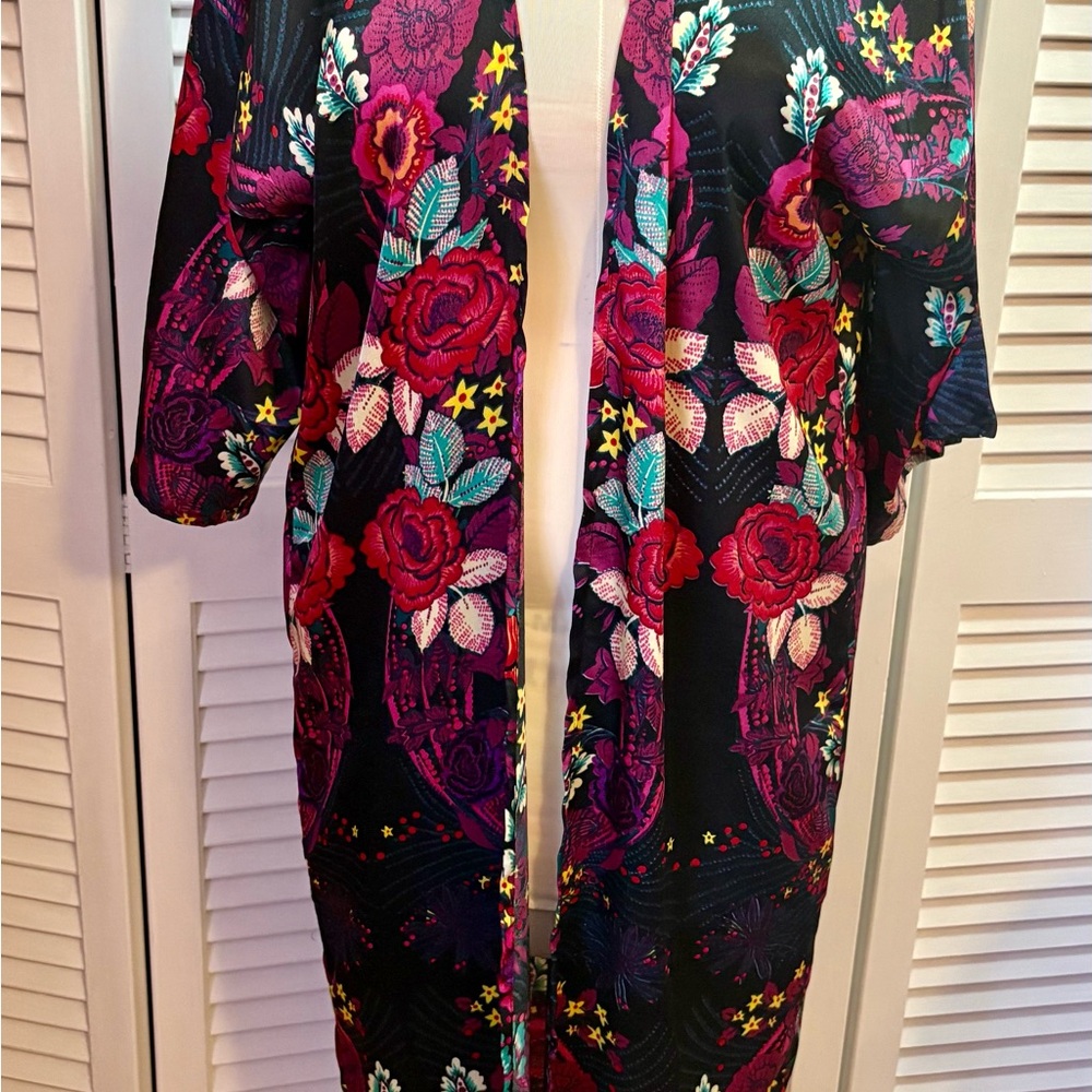 Free Press Vibrant Floral Kimono